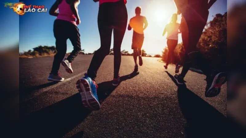 Điều Gì Xảy Ra Khi Chạy Bộ Với Bàn Chân Bẹt?