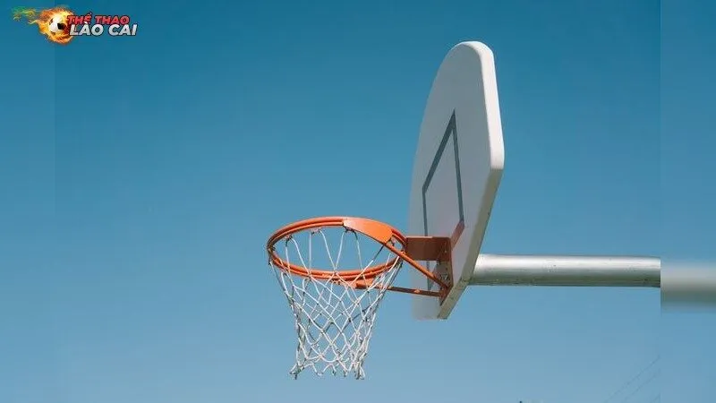 Nguyên nhân dẫn đến chấn thương ngón tay khi bắt bóng rổ