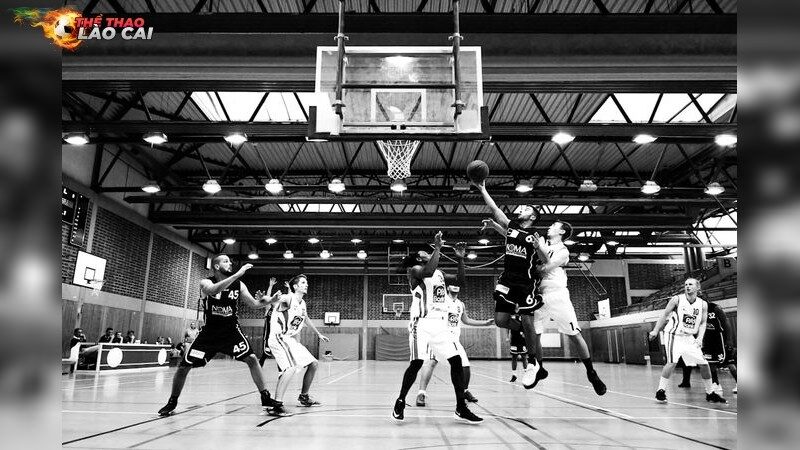 Nguyên nhân Đau gót chân do bật nhảy bóng rổ